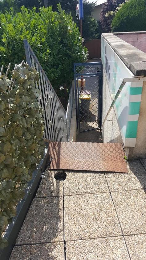 Apartament Le Repaire Du Deux Roues Saint-Sauveur  Zewnętrze zdjęcie